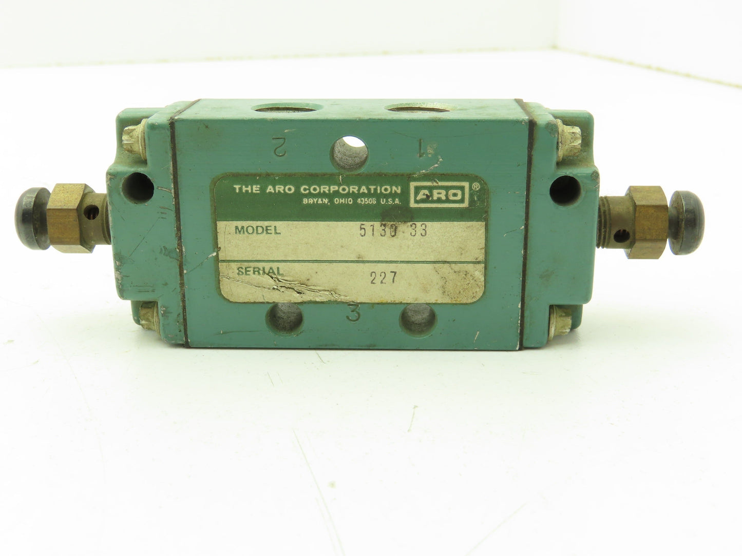 Aro 5130-33 Pneumatic Air Valve 3 Way 1/4" NPT Manual Button Bleed