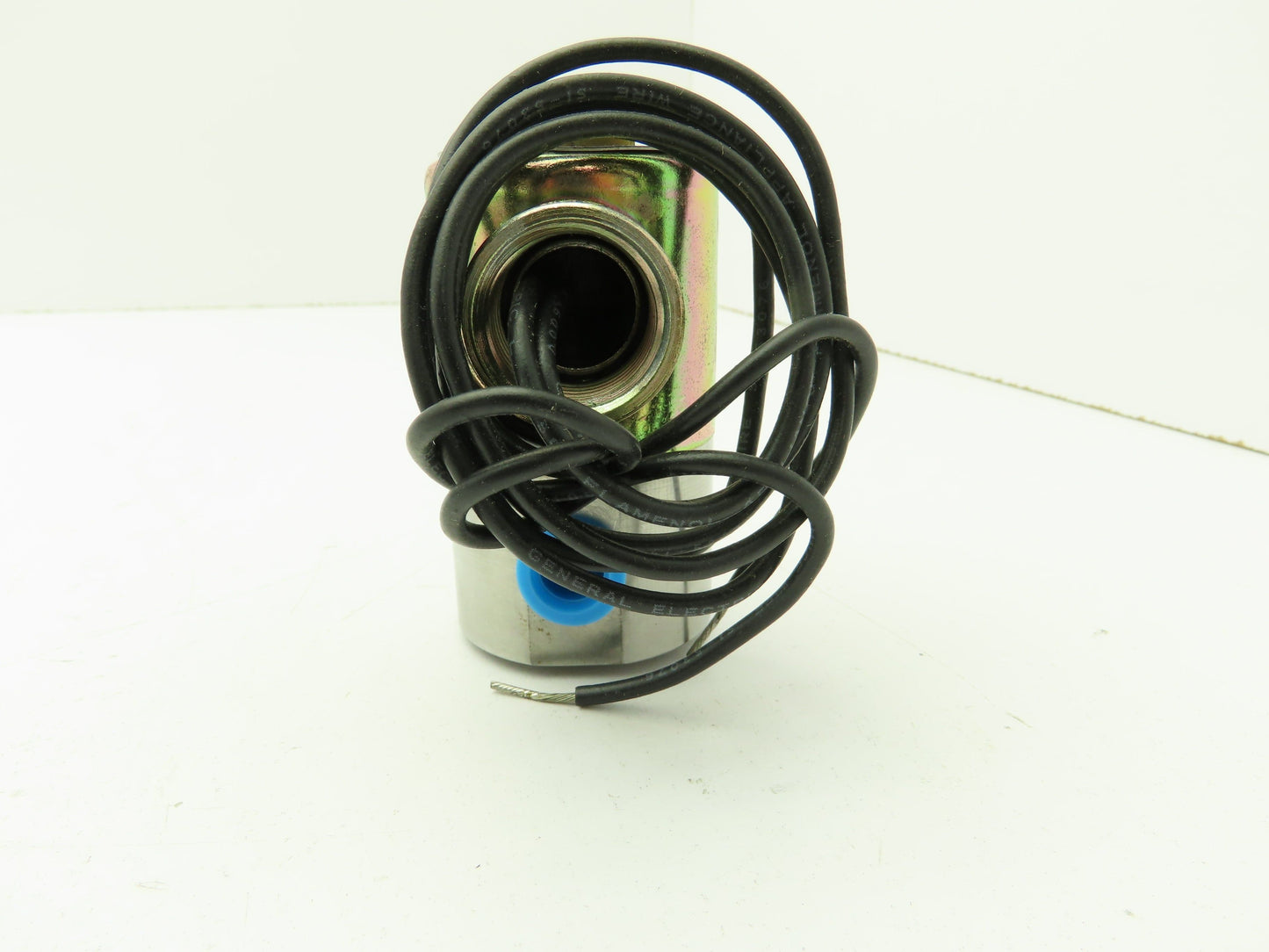Honeywell Skinner V5D7420 Solenoid Valve 2-Way NC 120V 1500 PSI 1/4" NPT