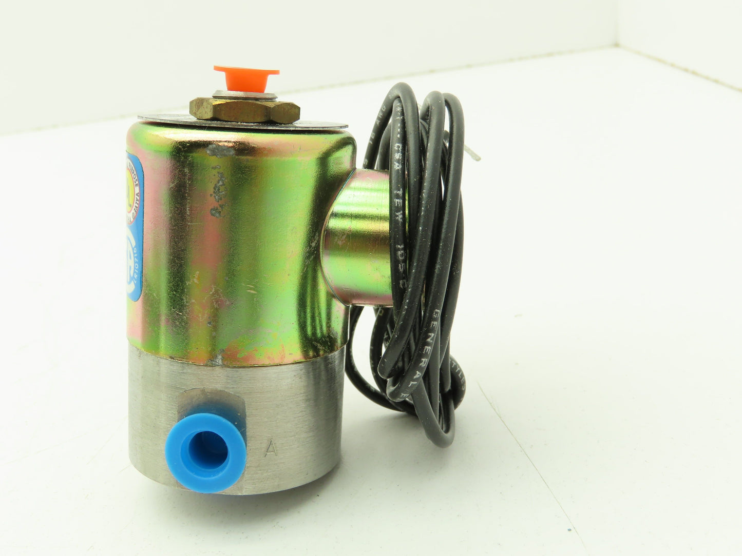 Honeywell Skinner V5D30090 Solenoid Valve 3-Way NC 120V 75 PSI 1/8" NPT