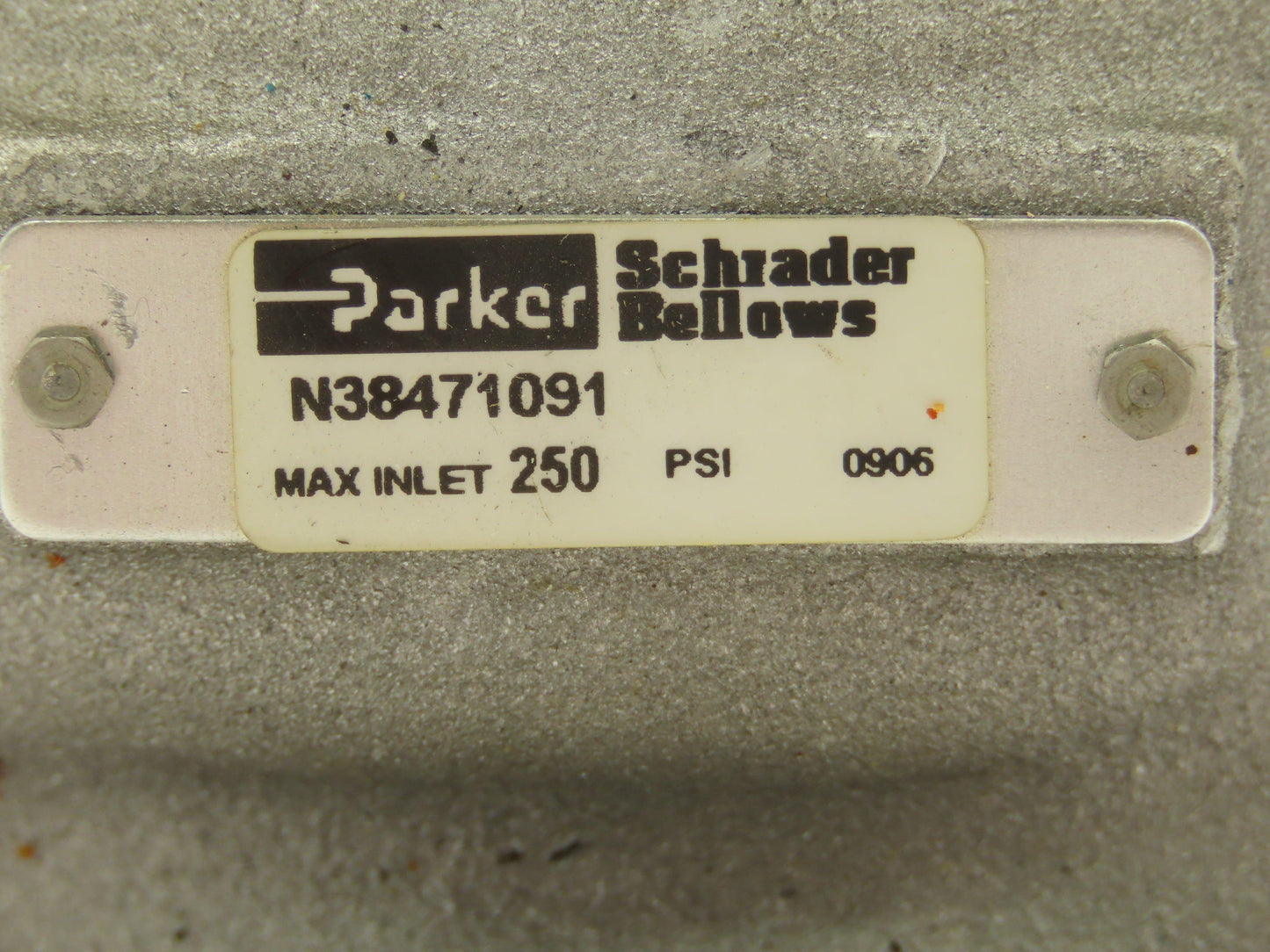 Parker N38471091 Pneumatic Pilot Air Control Valve 3-Way NO 250 PSI 1" NPT