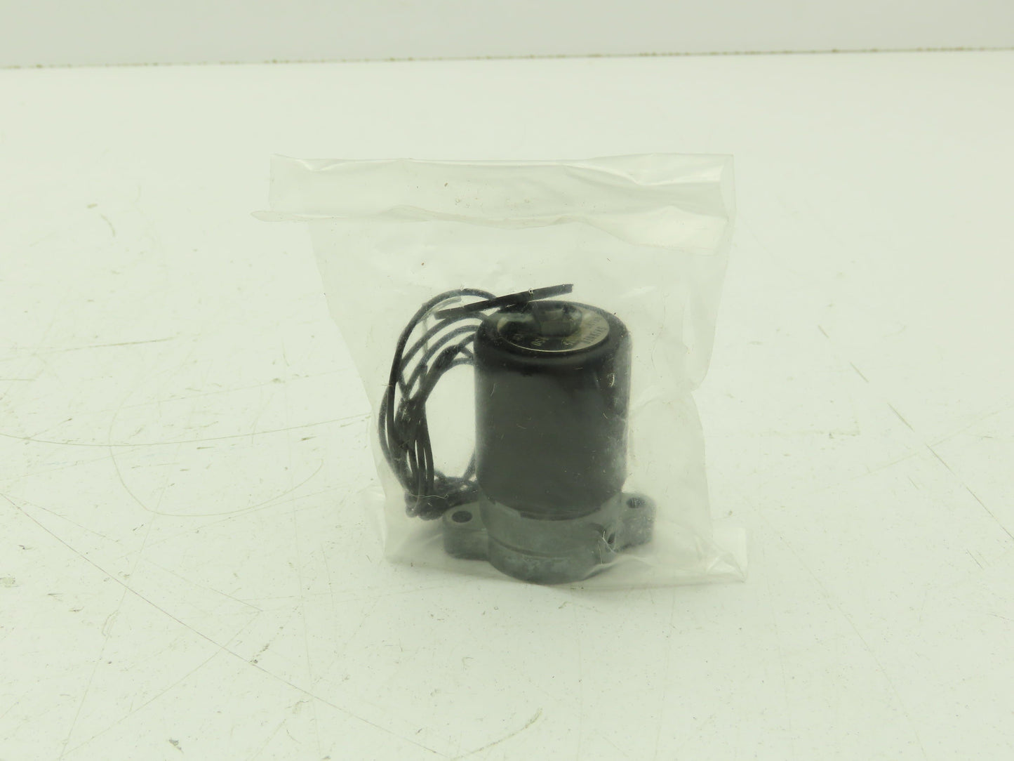 Honeywell Skinner MBD005 Micro Miniature Solenoid Air Valve 3-Way 120VDC 150 PSI