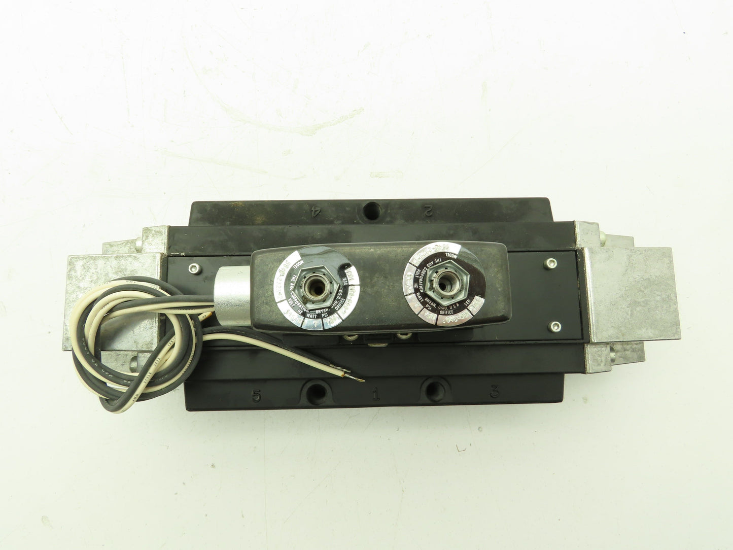 ARO 5540 2323 28 Pneumatic Solenoid Control Spool Valve 5/2 Pos 120V 1" NPT