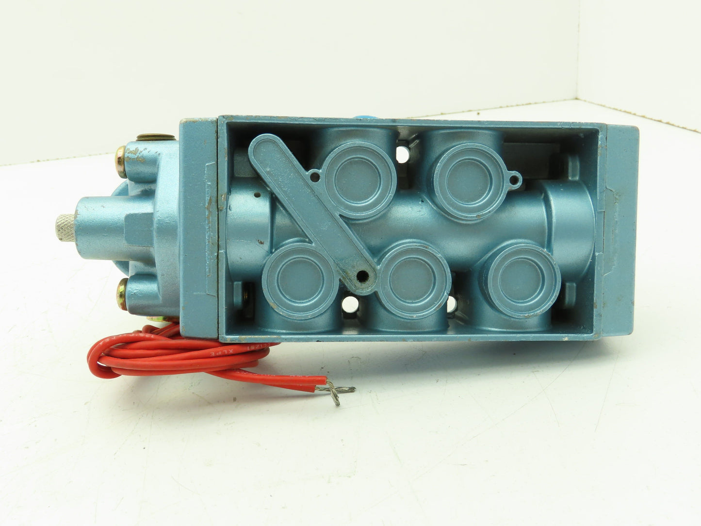 Skinner S3R0ABL3 Pneumatic Directional Control Solenoid Valve 5/2 Pos 120V 3/8"