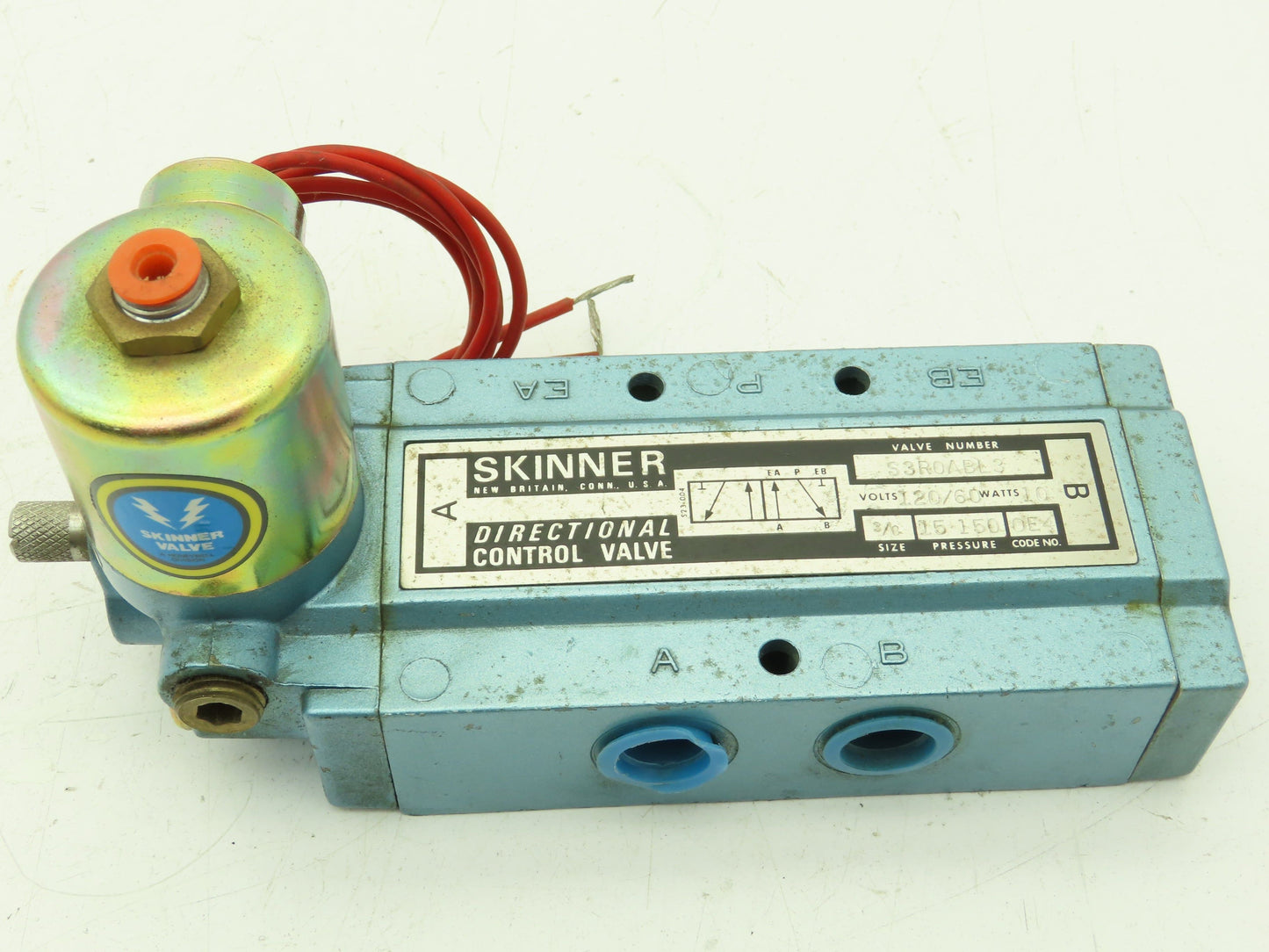 Skinner S3R0ABL3 Pneumatic Directional Control Solenoid Valve 5/2 Pos 120V 3/8"
