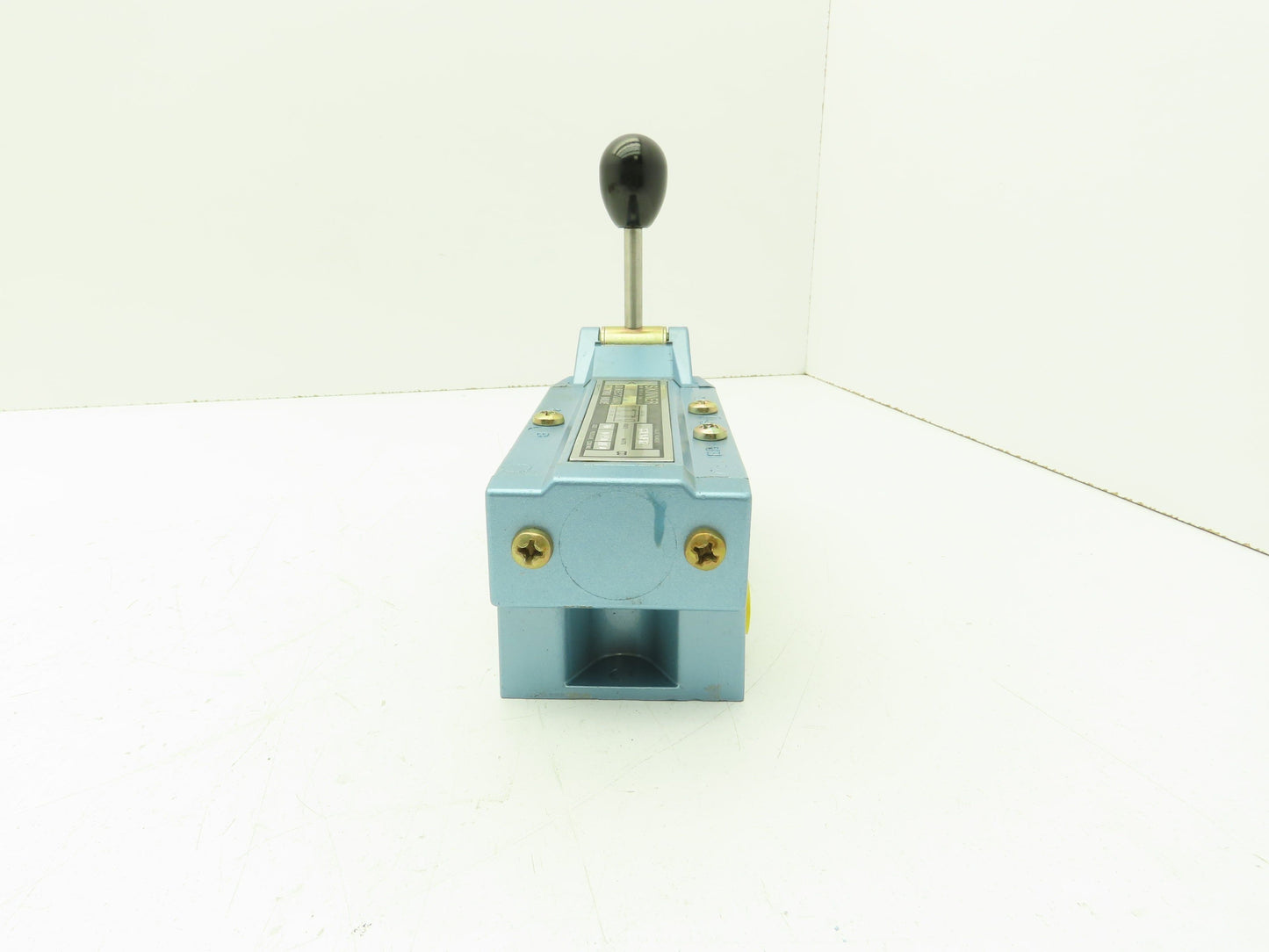 Skinner S3L0JFX2 Pneumatic Directional Hand Lever Valve 5/3 Pos Spring Return