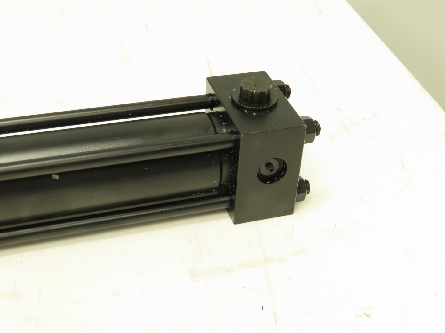 Parker 01.50CJ2H Hydraulic Cylinder 1-1/2" Bore 25" Stroke 1500 PSI Flange Mount