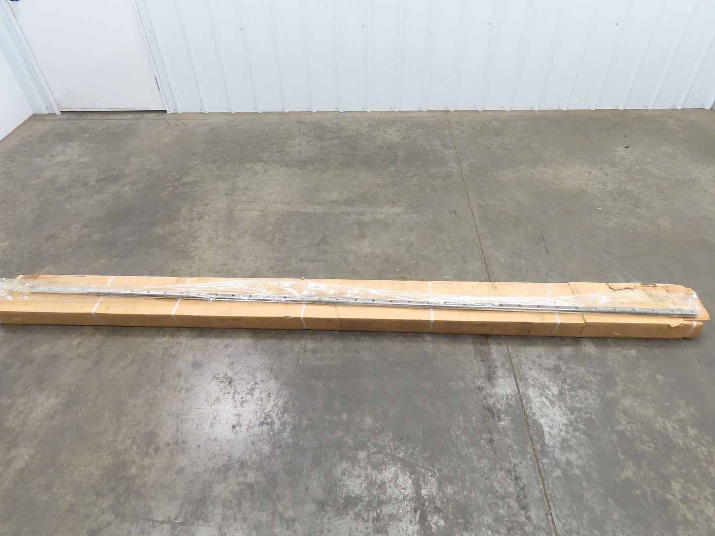 THK NU8D5-3 Caged Ball Long Type LM Guide Bearing Rail SR30 28x3000MM