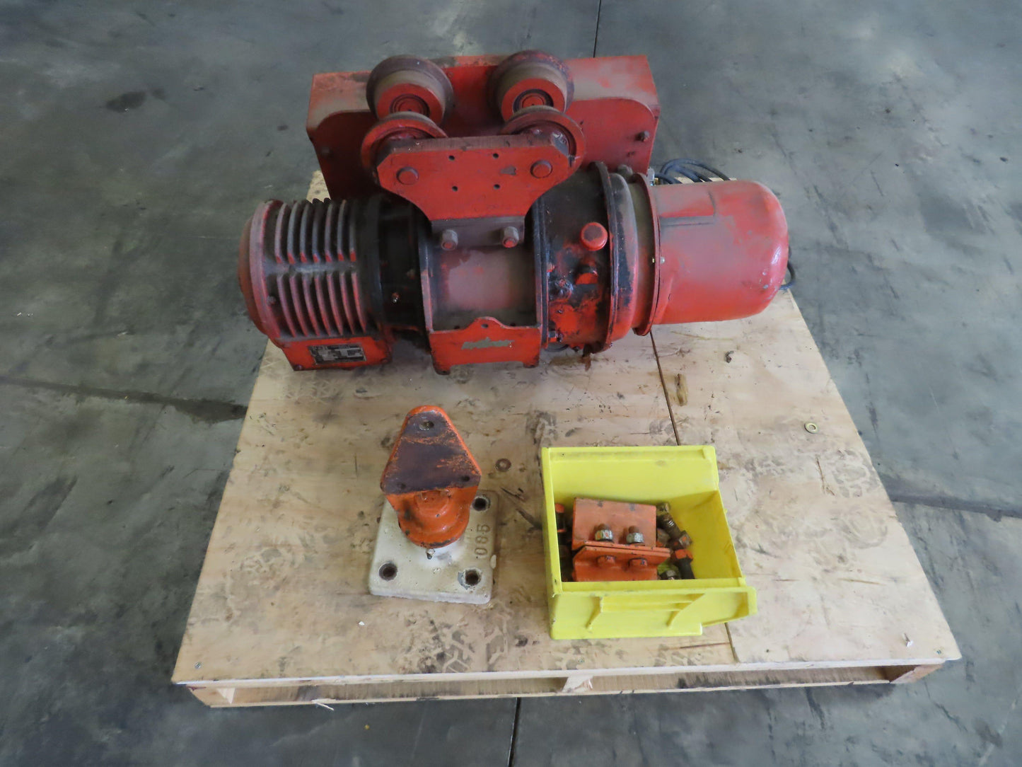1 Ton Work Station I-Beam Swivel Jib Crane 2Hp Cable Hoist 15' Span 16' 9" HUB