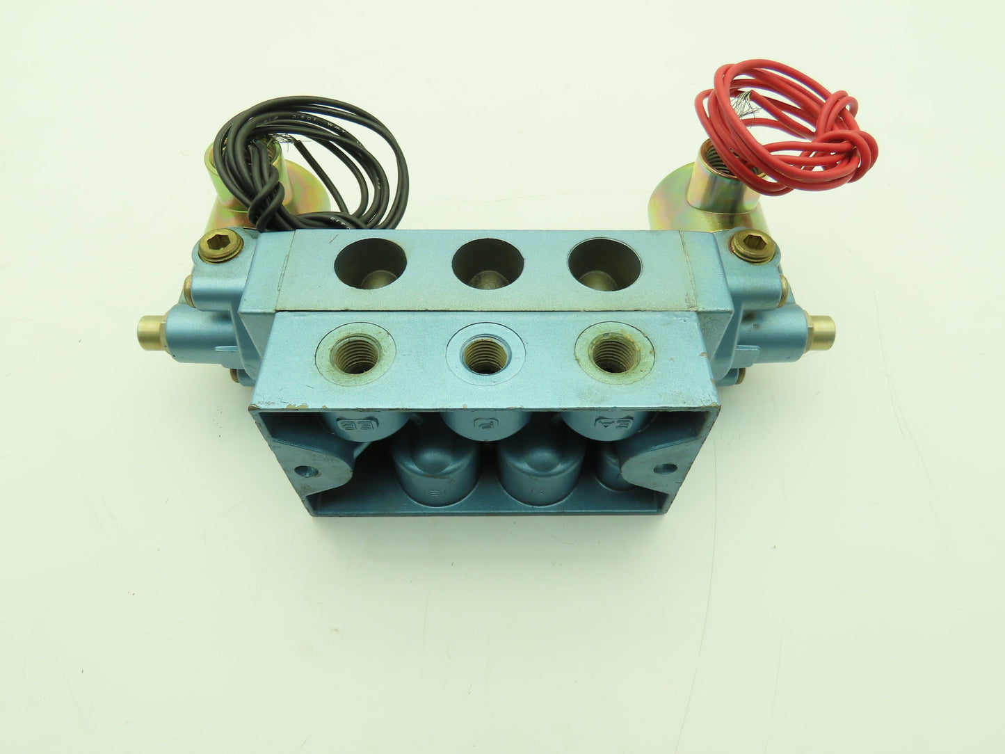 Skinner S3SSJDL2 Directional Control Valve 5-Way 3 Pos 120V 1/4" NPT
