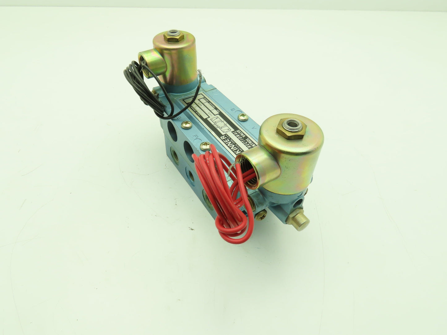 Skinner S3SSJDL2 Directional Control Valve 5-Way 3 Pos 120V 1/4" NPT