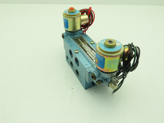 Skinner S3FFHDL3 Directional Control Valve 5-Way 3 Pos 24VDC 150PSI 3/8" NPT