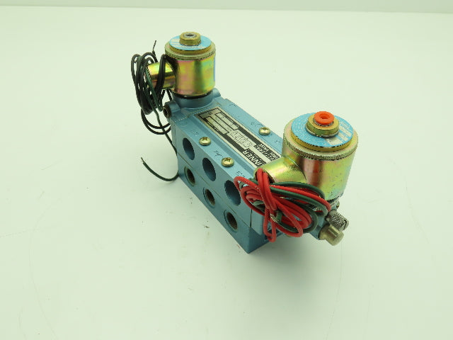 Skinner S3FFHDL3 Directional Control Valve 5-Way 3 Pos 24VDC 150PSI 3/8" NPT