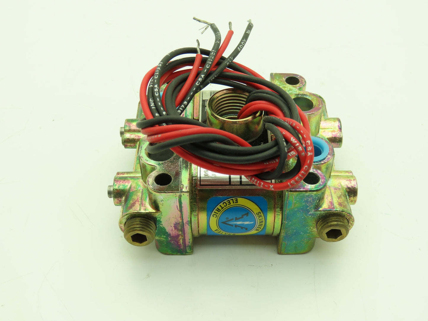 Honeywell Skinner V935LEP2150 Solenoid Valve 4-Way NO/NC 120V 150 PSI 1/4" NPT