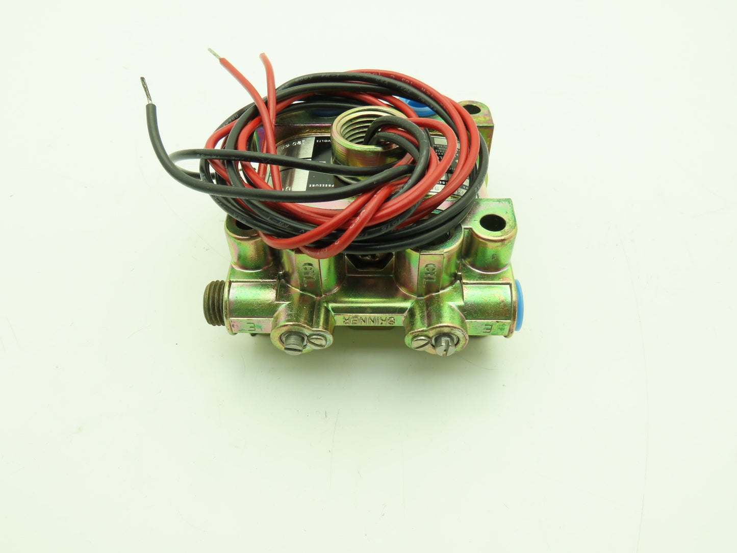 Honeywell Skinner V933DX19 Solenoid Valve 4-Way NC 120V 50 PSI 1/4" NPT