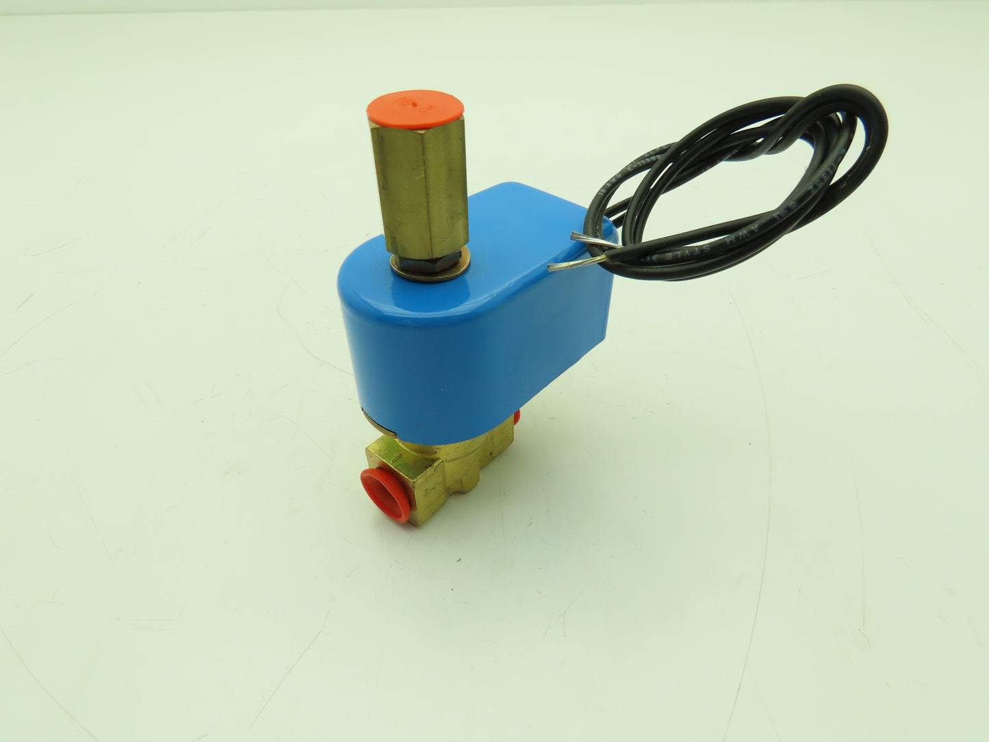 Honeywell Skinner 713Z 1 Brass Solenoid Valve 3-Way NO 24VDC 600 PSI 1/4" NPT