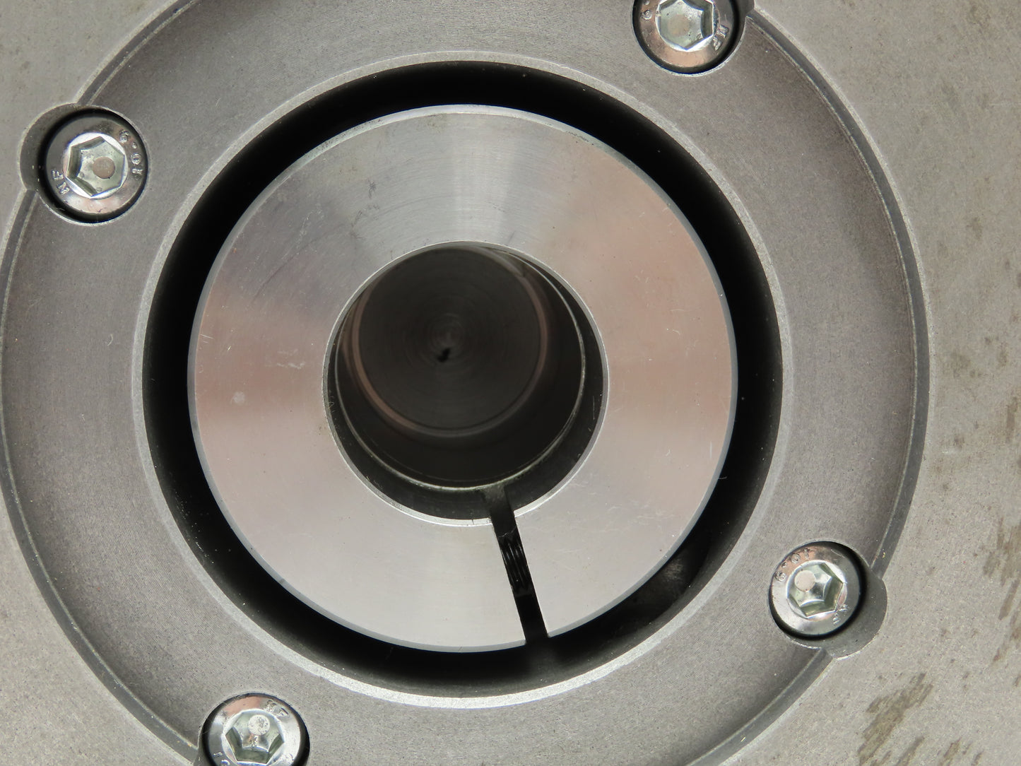 Nidec-Shimpo VRSF-3E-2000 Inline Planetary Able Reducer Gear Head 1:3 Ratio 3:1