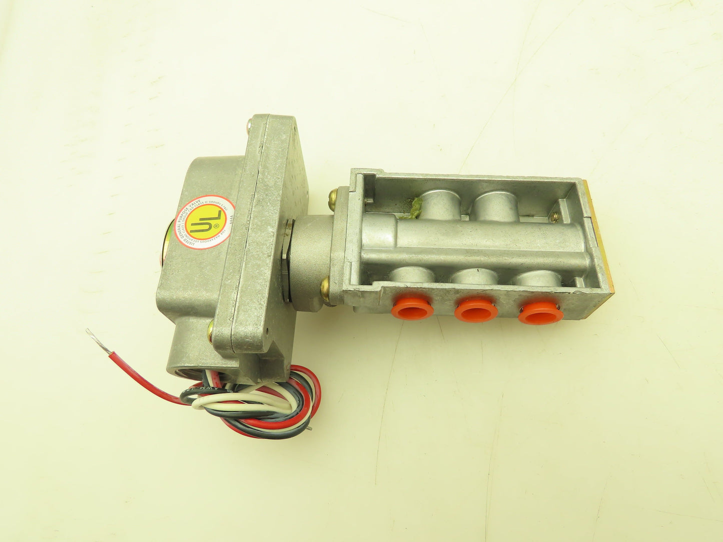Parker Skinner XH935RRM2150 Solenoid Valve 5-Way 2 Pos 120V 150 PSI 1/4" NPT