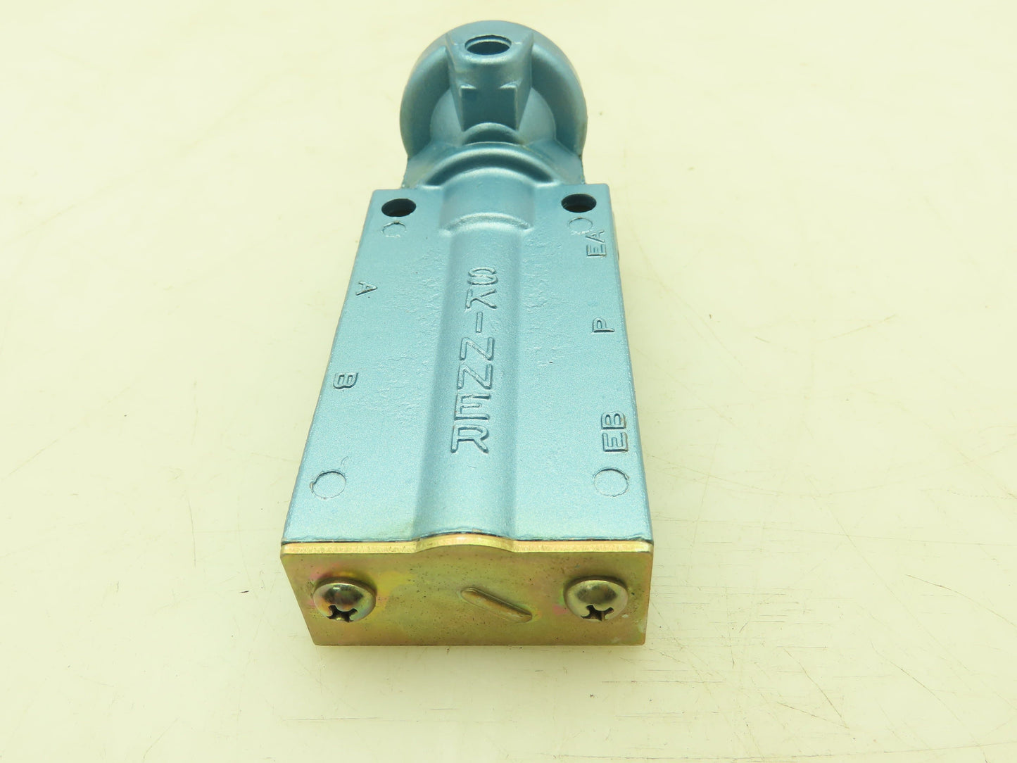 Honeywell Skinner HR935XX2150 Pneumatic Air Spool Valve 5-Way 2 Pos 150PSI 1/4"
