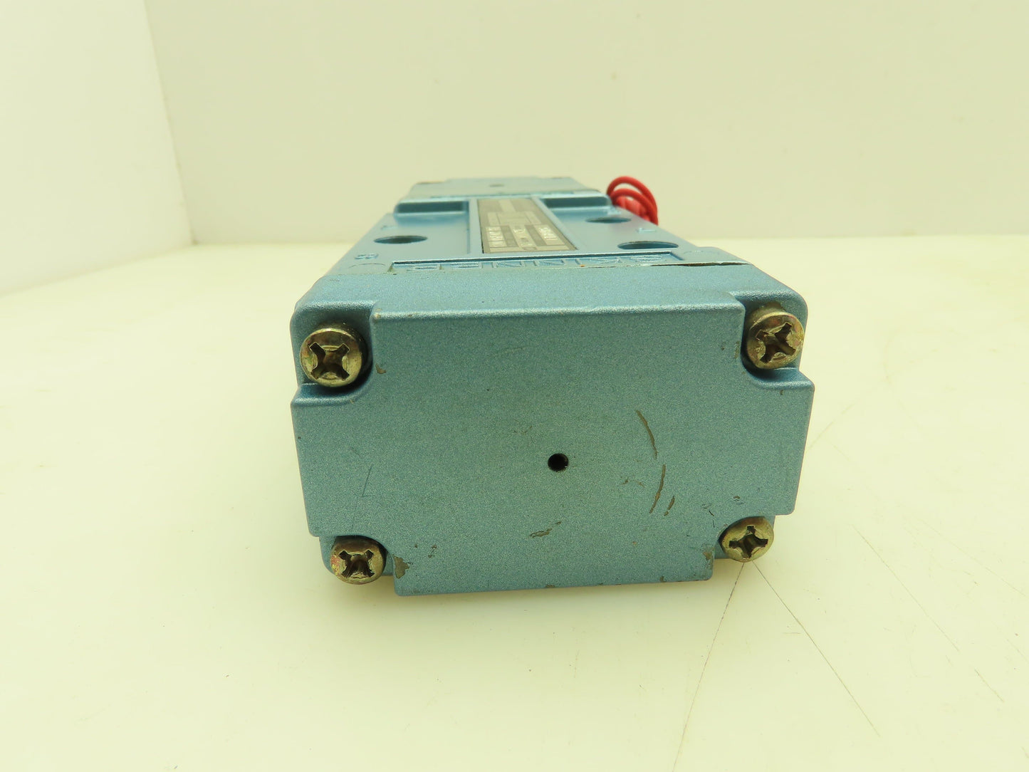 Skinner S4R0AAL4 Directional Control Valve 5-Way 2 Pos 120V Solenoid 150 PSI