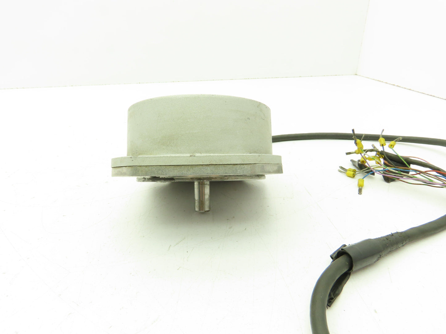 Heidenhain ROD 270 18000 02S12-03 Incremental Servo Encoder 10mm Shaft