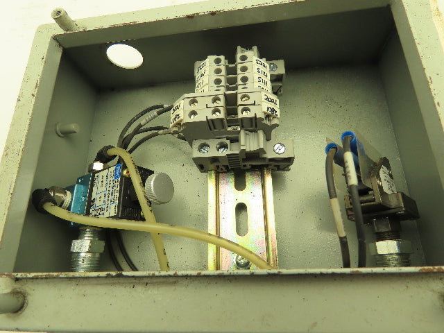 Graco Pneumatic Control Panel Mac Solenoid Valve 3 Way 24VDC MPL Pressure Switch