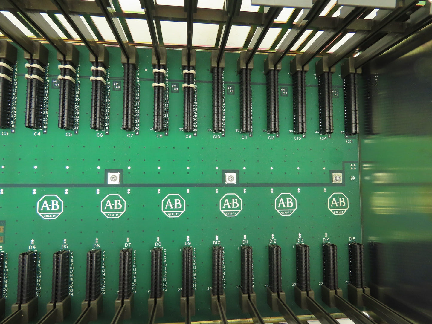 Allen Bradley 1771-A4B 16-Slot PLC Chassis Rack Backplane Power Supply 1771-P2
