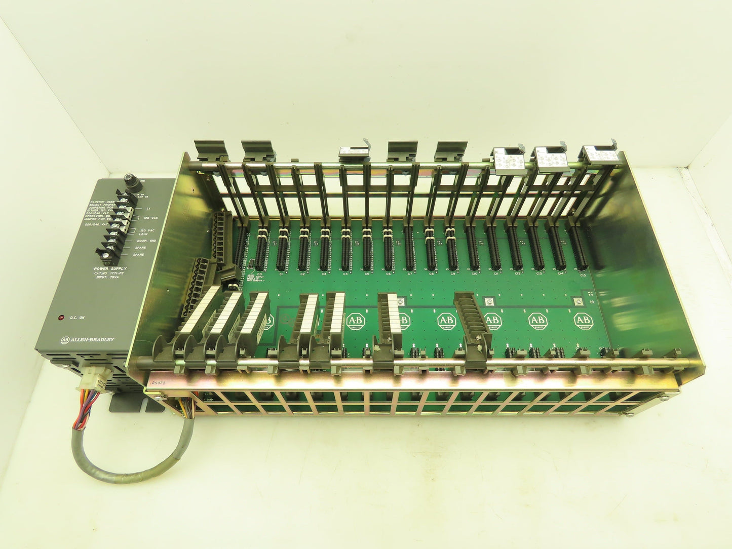 Allen Bradley 1771-A4B 16-Slot PLC Chassis Rack Backplane Power Supply 1771-P2