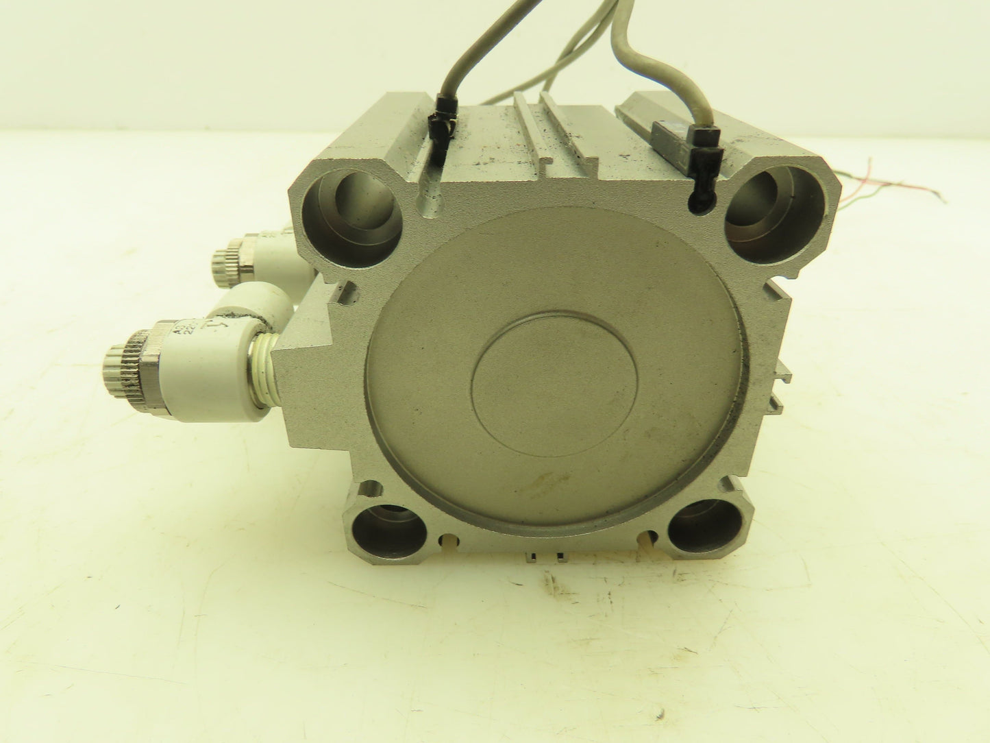 SMC CDQ2B63-30D Compact Pneumatic Air Cylinder 63mm Bore 30mm Stroke