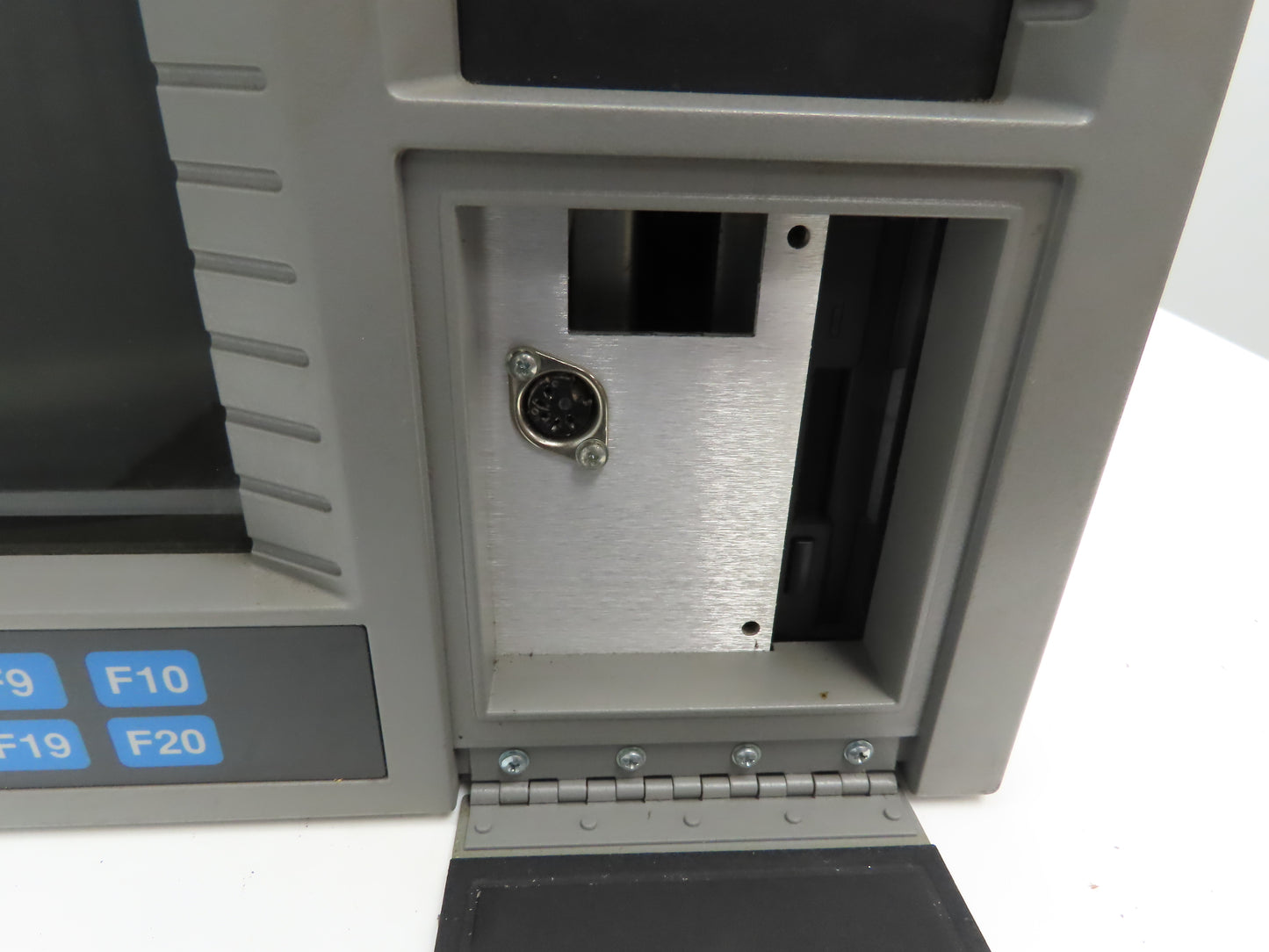Xycom 9450 PC/AT Computer Operator Interface HMI Screen Monitor Keypad Control