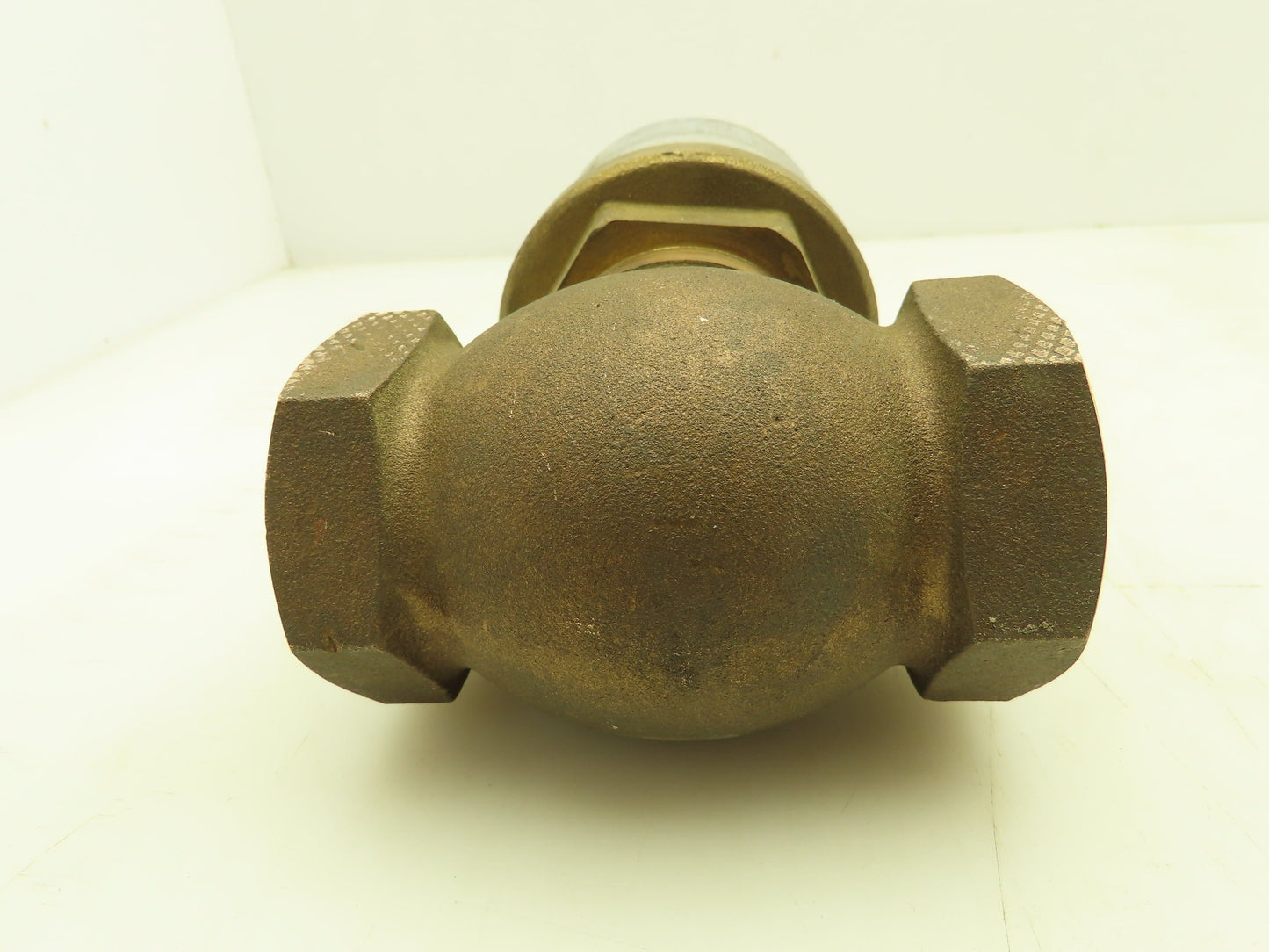 Valvaut Effepi Z200506E Pneumatic Controlled Globe Valve 1-1/2" NPT PTFE Bronze