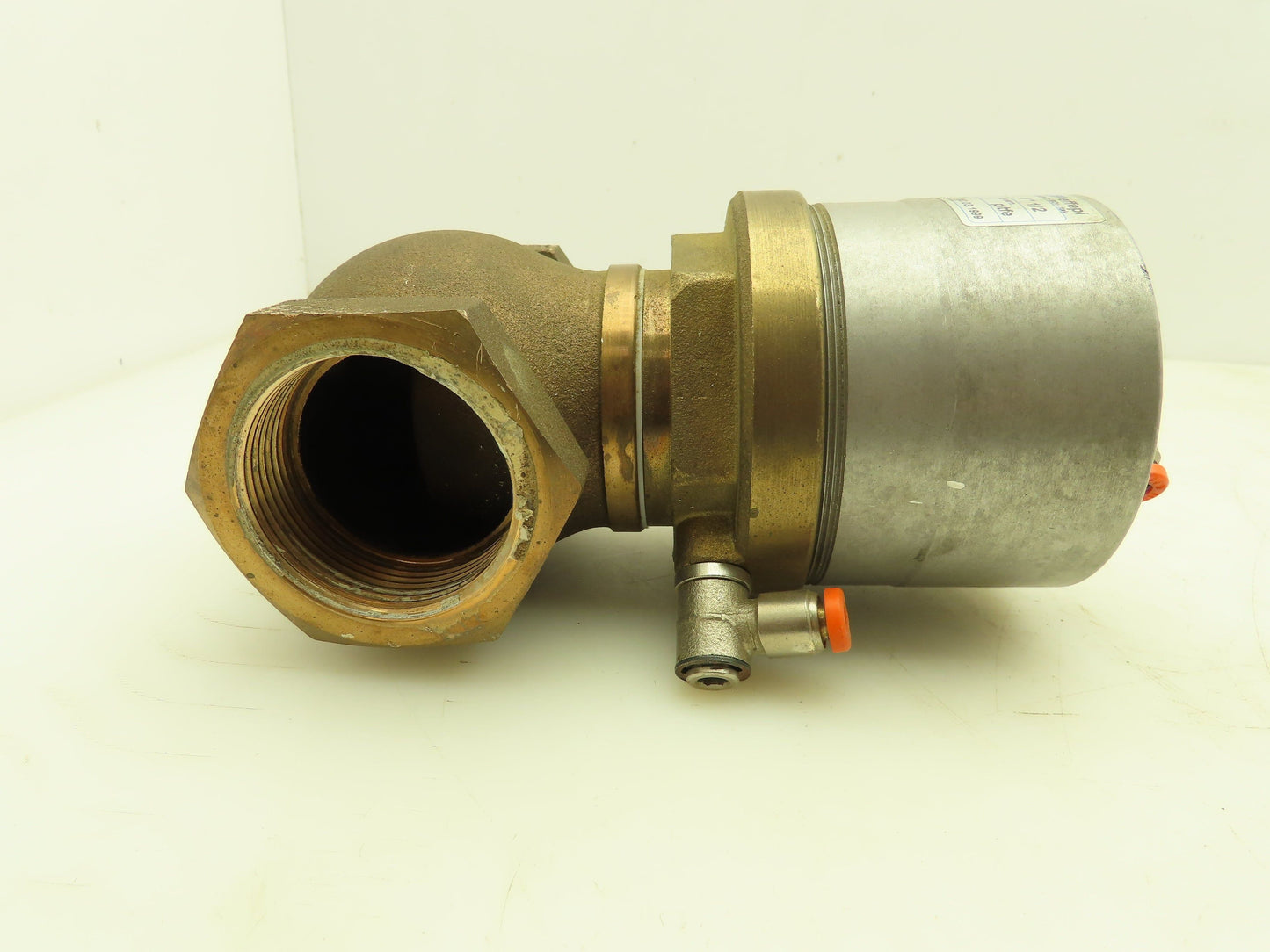 Valvaut Effepi Z200506E Pneumatic Controlled Globe Valve 1-1/2" NPT PTFE Bronze