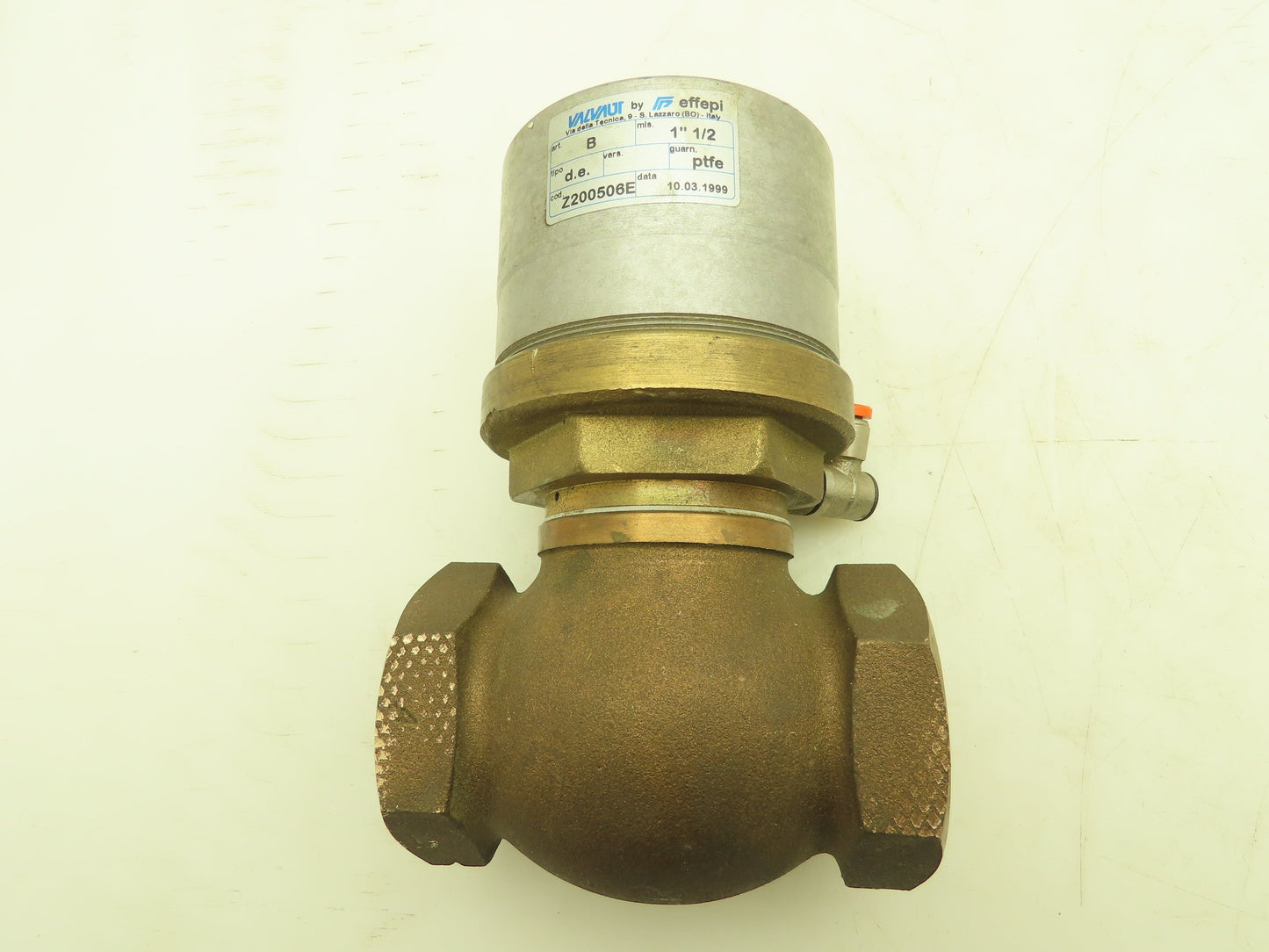 Valvaut Effepi Z200506E Pneumatic Controlled Globe Valve 1-1/2" NPT PTFE Bronze