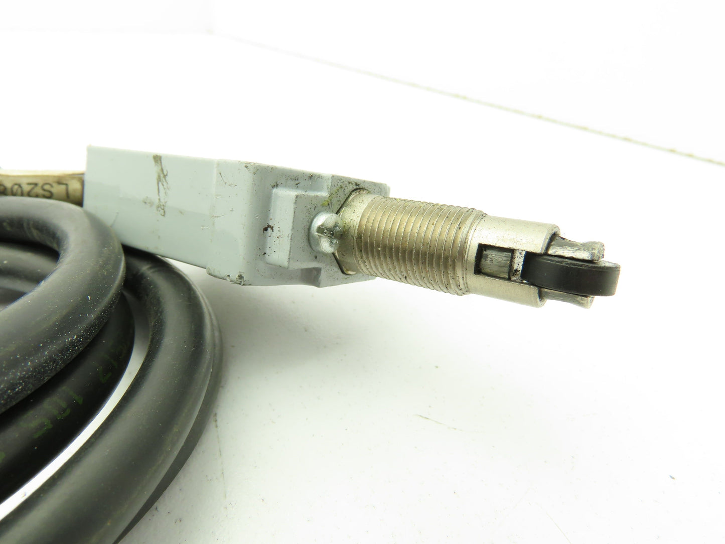 Automation Direct AEM2G23X11-3 Oiltight Limit Switch Roller NO/NC 400V Lot of 4
