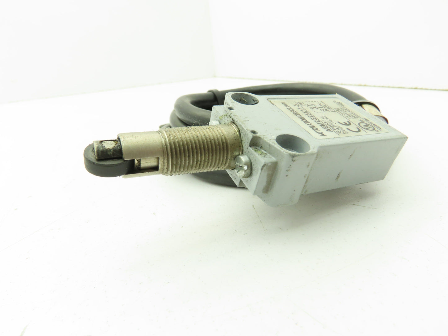 Automation Direct AEM2G23X11-3 Oiltight Limit Switch Roller NO/NC 400V Lot of 4
