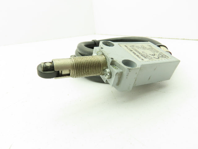 Automation Direct AEM2G23X11-3 Oiltight Limit Switch Roller NO/NC 400V Lot of 4