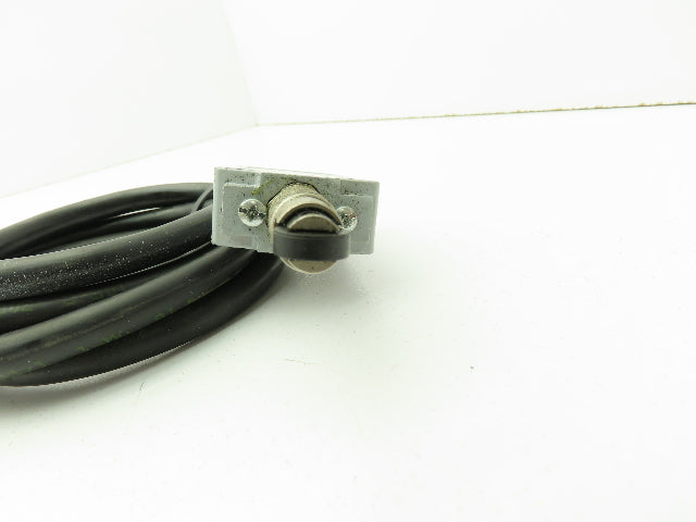 Automation Direct AEM2G23X11-3 Oiltight Limit Switch Roller NO/NC 400V Lot of 4