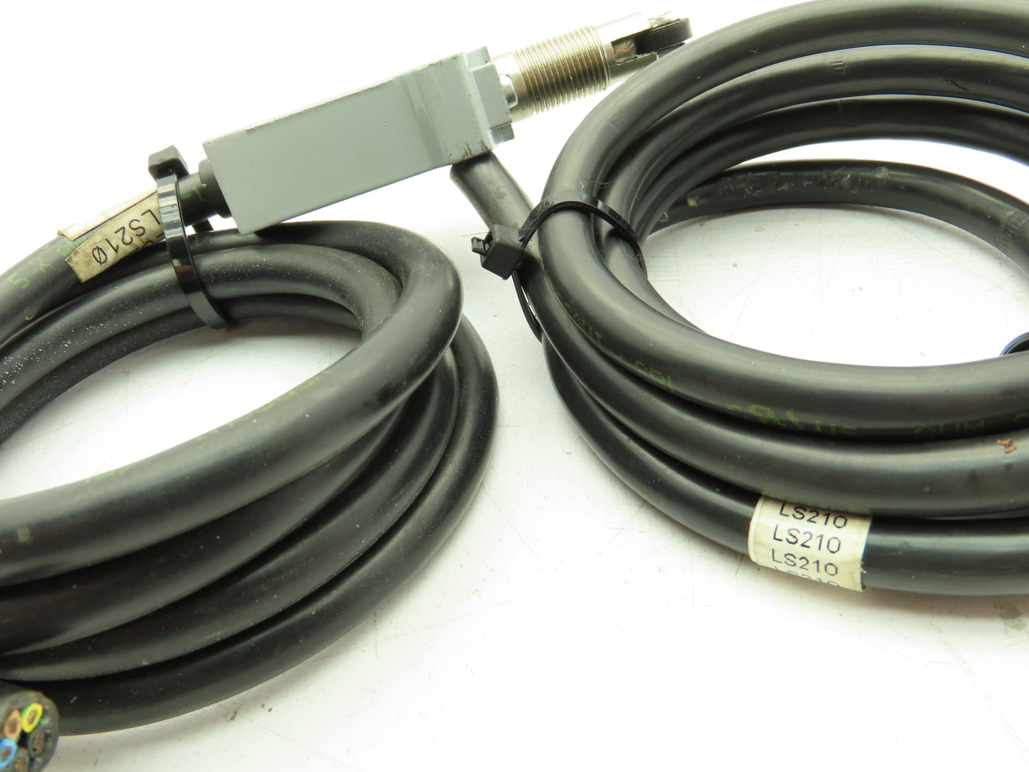 Automation Direct AEM2G23X11-3 Oiltight Limit Switch Roller NO/NC 400V Lot of 4