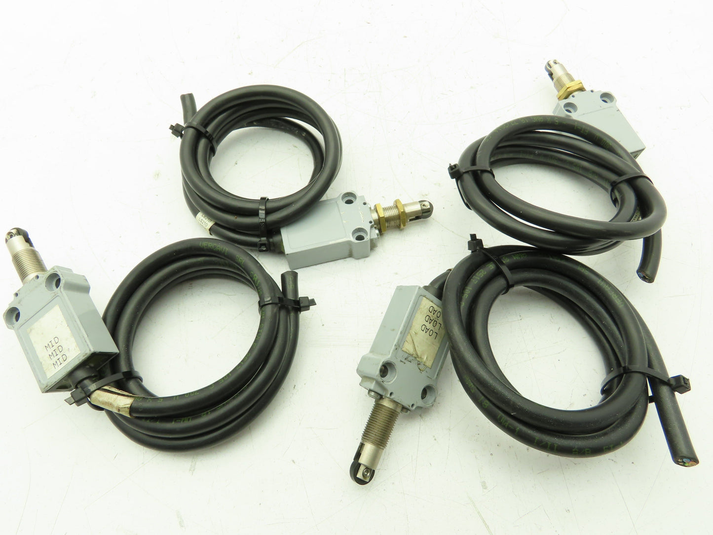 Automation Direct AEM2G23X11-3 Oiltight Limit Switch Roller NO/NC 400V Lot of 4