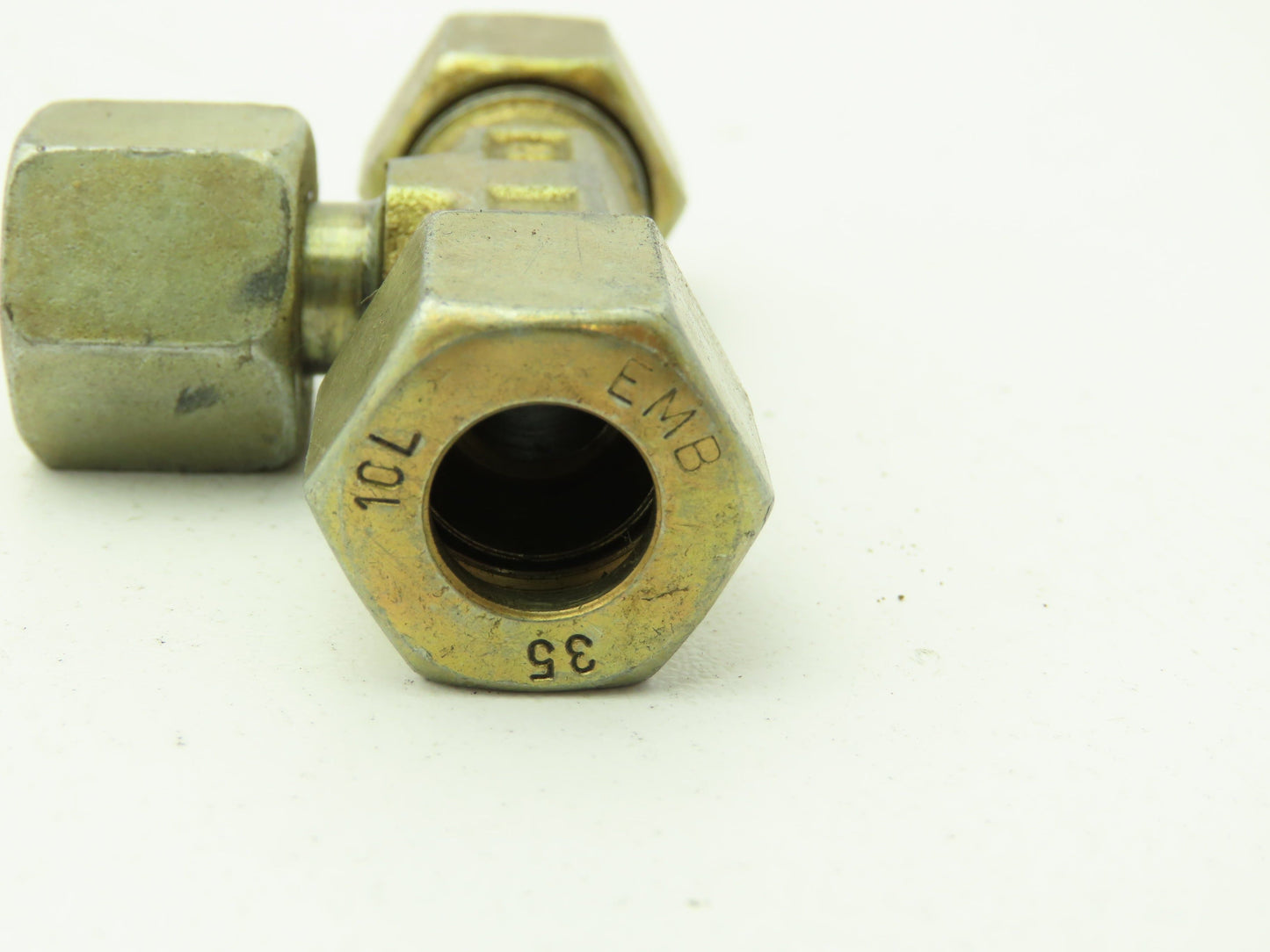 DS-VC 10-L Metric EO 24° Swivel Nut Branch Tee 10mm Tube x M16 Lot of 15