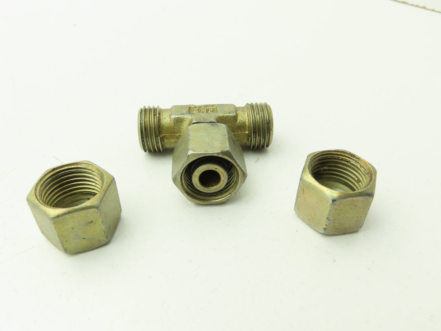 DS-VC 10-L Metric EO 24° Swivel Nut Branch Tee 10mm Tube x M16 Lot of 15