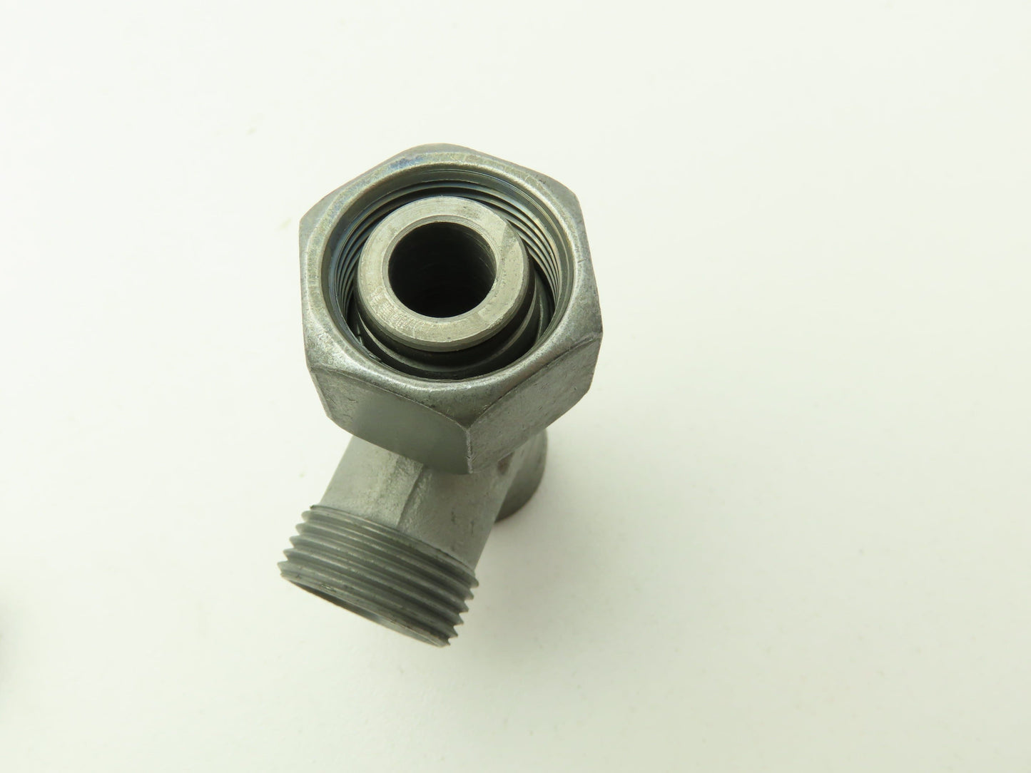EL15LOMD Metric 24° Swivel Nut Run Tee 15mm Tube x M22 Swivel Lot of 13