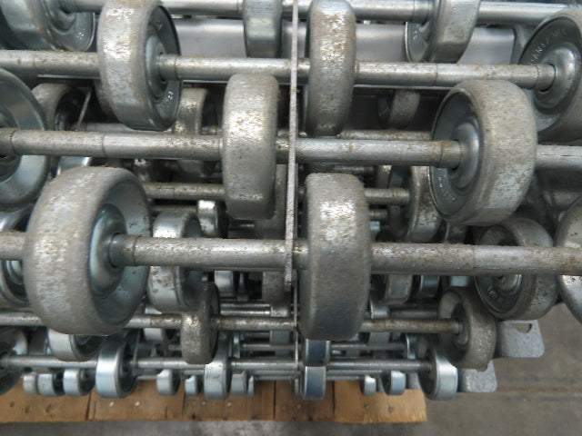 30"x 27" Galvanized Steel Skate Wheel Gravity Roller Conveyor - 8 Sections