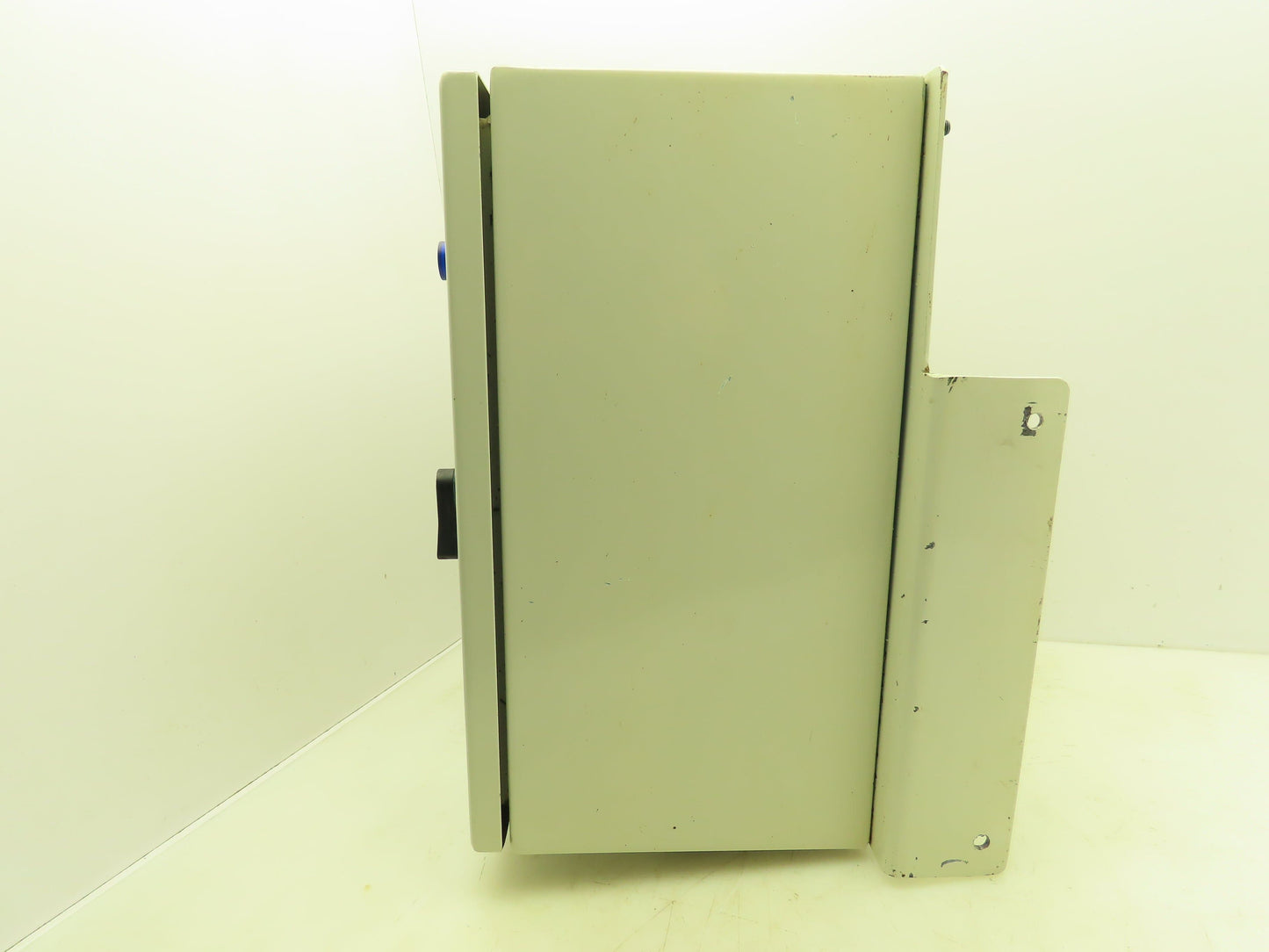 Festo Control Systems Pneumatic Solenoid Valve Control Panel Box 24VDC 16x12x8"
