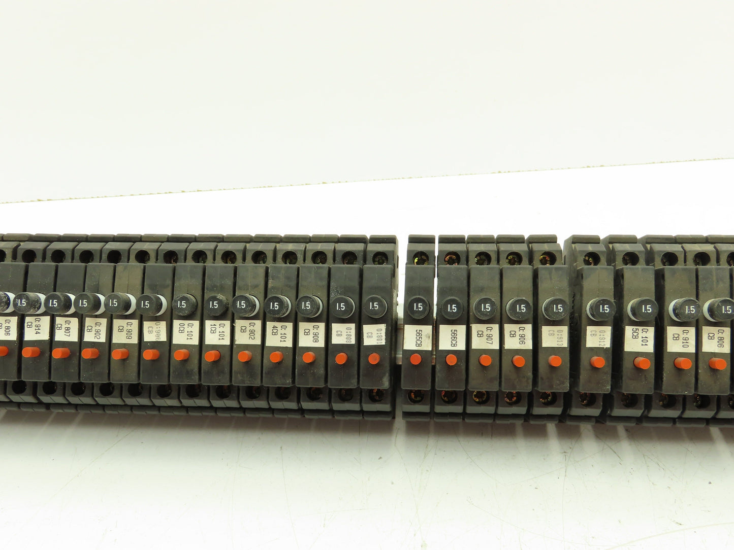 Allen Bradley 1492-GH015 Din Rail 1.5A Circuit Breaker Ser B 250V Lot of 57