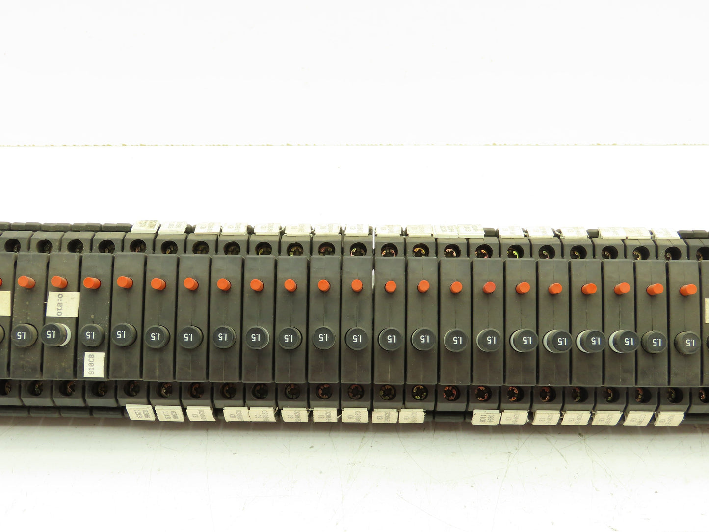 Allen Bradley 1492-GH015 Din Rail 1.5A Circuit Breaker Ser B 250V Lot of 64