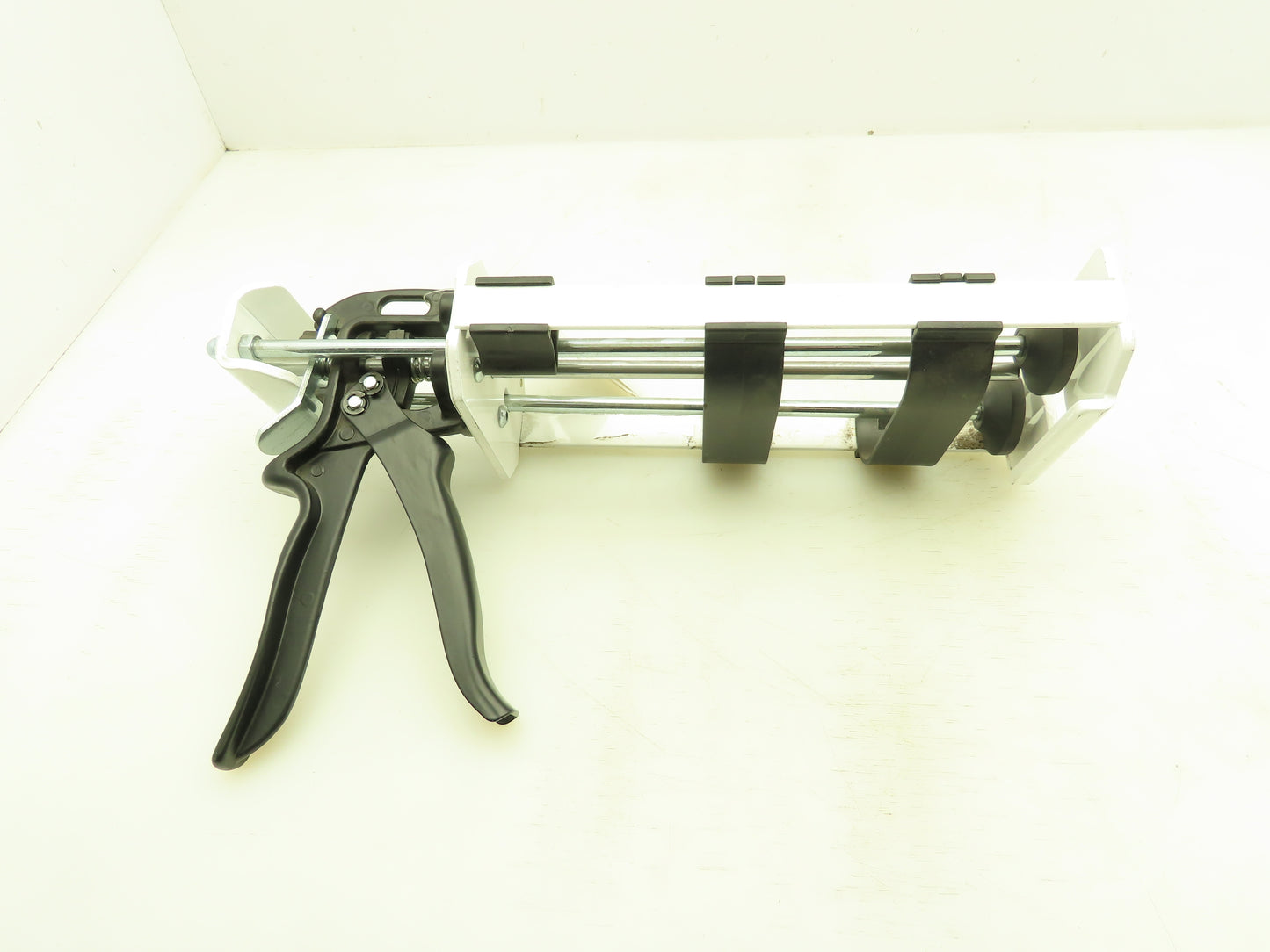 Granger 5UXR2 Manual Dispensing Cartridge Gun Dual Cartridge Epoxy 300/300ml