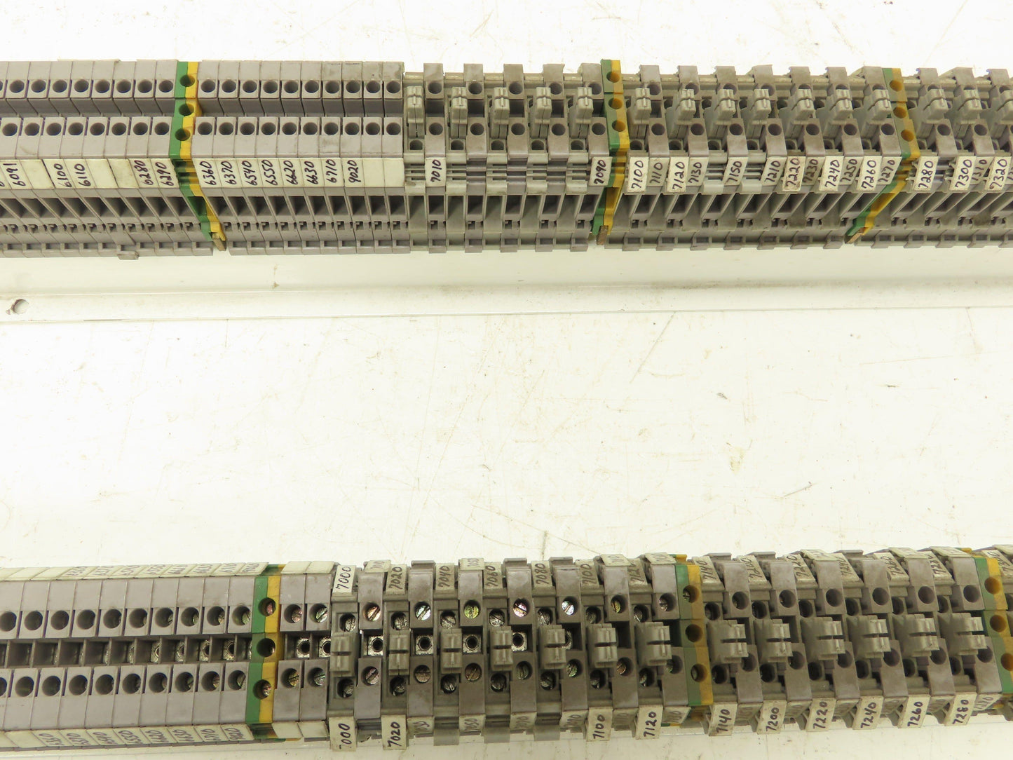 Entrelec M4/6_5116 UK4-T Terminal Block 600V Disconnect Blocks Mixed Lot of 400