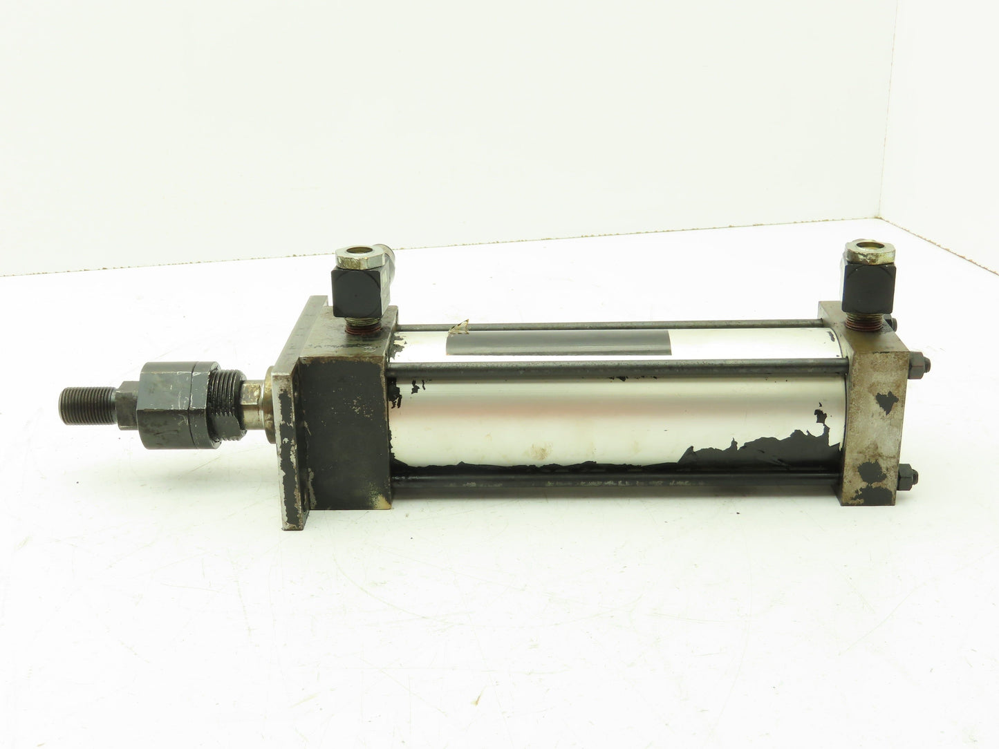 Hydro-Line A5 Series Pneumatic Air Cylinder 2.5" Bore 7" Stroke 250 PSI Flanged