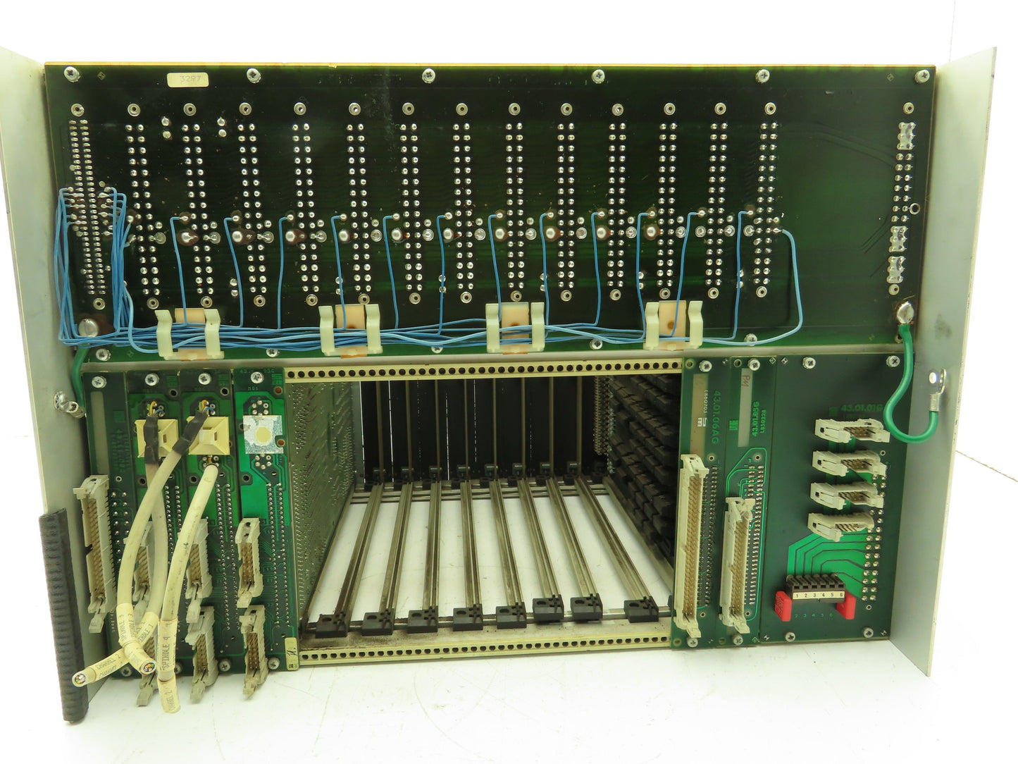 Dyna-Tork CSS90/CSS91 Power Supply Spindle Processor 15-Slot PLC Card Rack