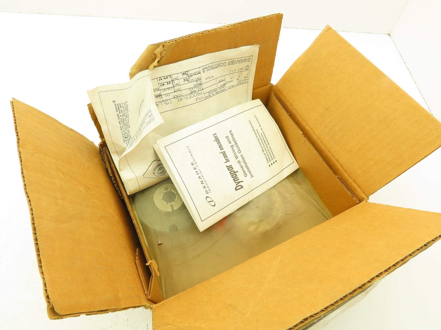 Dynapar HS35012043341 Shaft Encoder 3/8" Bore 5-26V 7-Pin